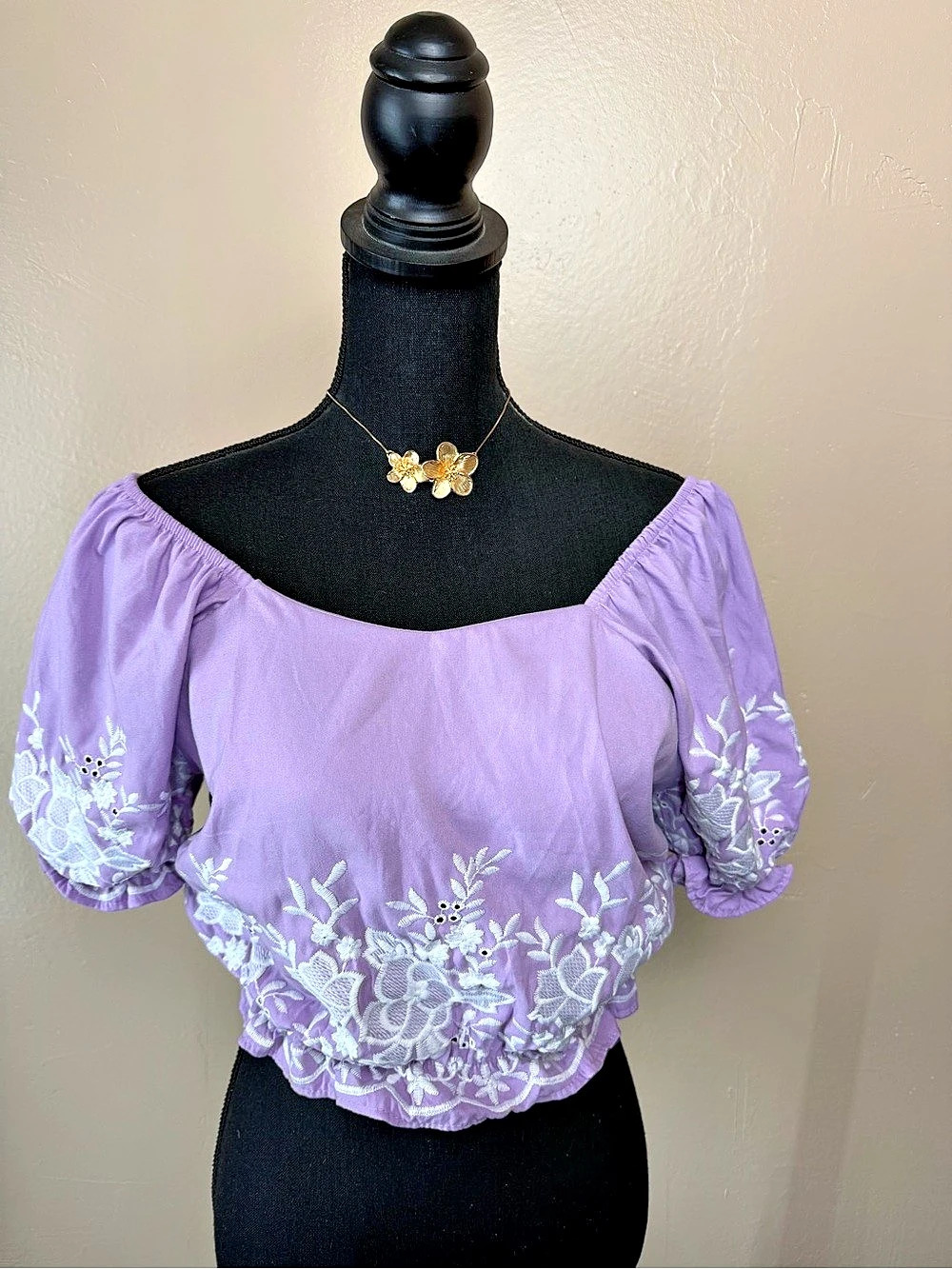 Floral Embroidered Crop Top in Purple